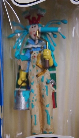 2004 Queen Of the Do It Yourself Hallmark Keepsake Ornament 1295QP1821